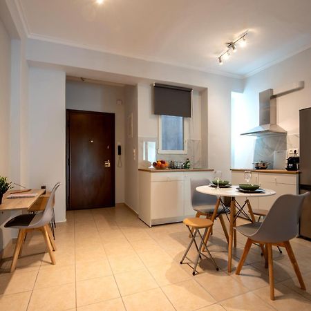 Spacious And Modern One Bedroom Apartment Афіни Екстер'єр фото