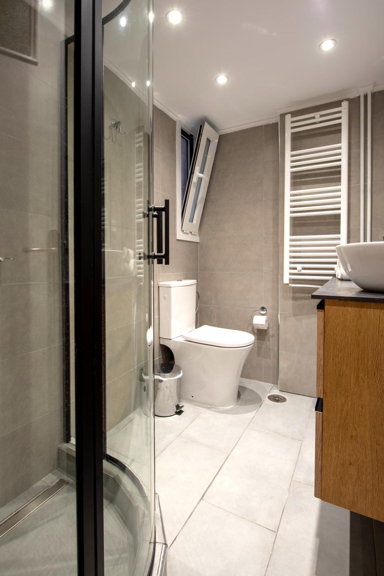 Spacious And Modern One Bedroom Apartment Афіни Екстер'єр фото