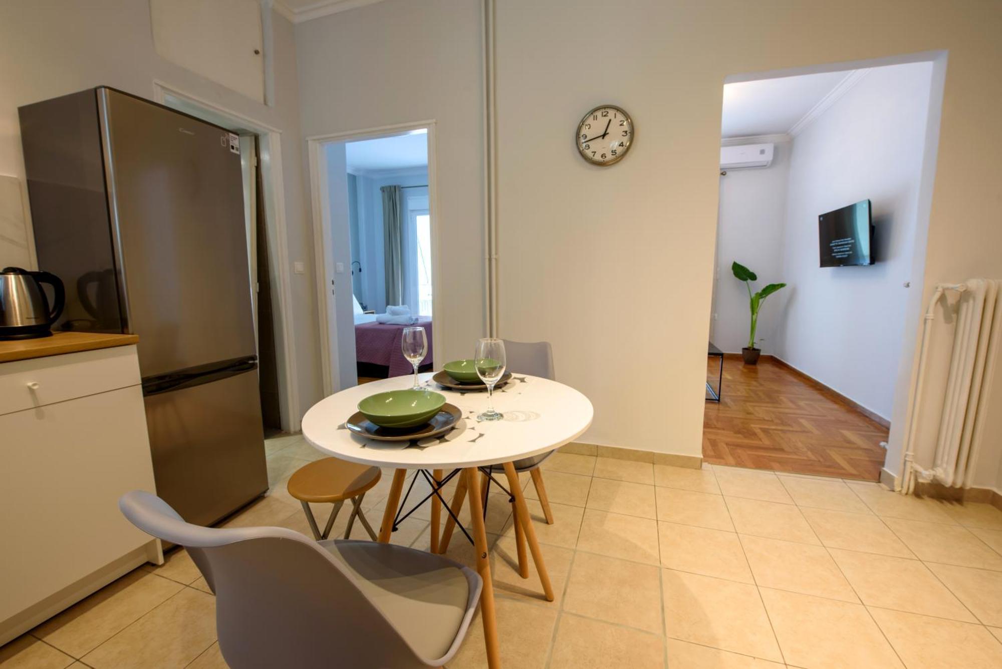 Spacious And Modern One Bedroom Apartment Афіни Екстер'єр фото